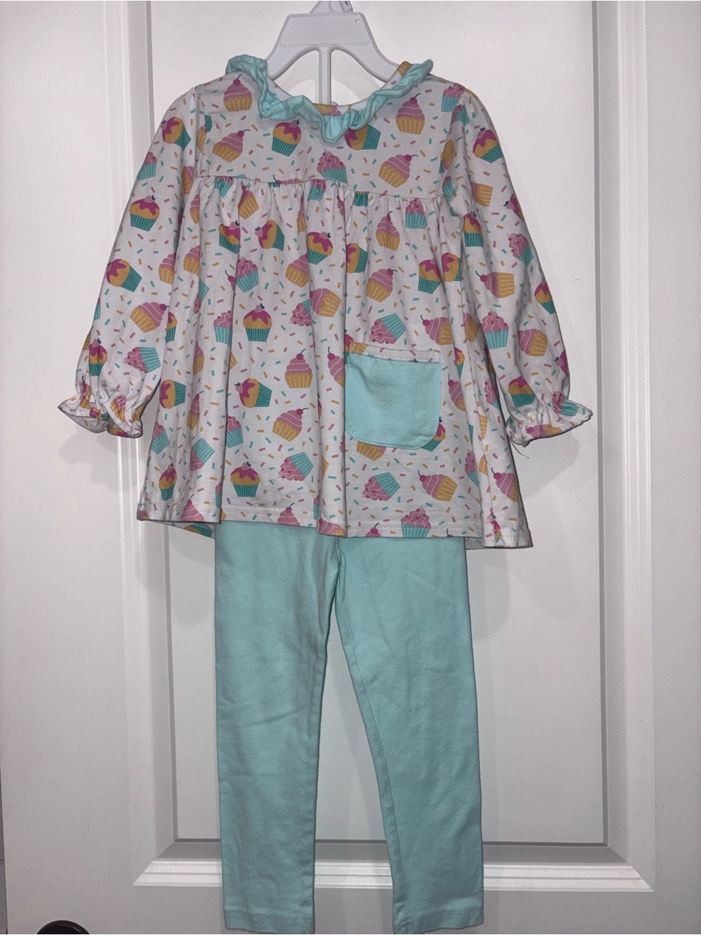 Stitchy Fish Girls 3T Cupcake Tunic Leggings Set Boutique Whimsical